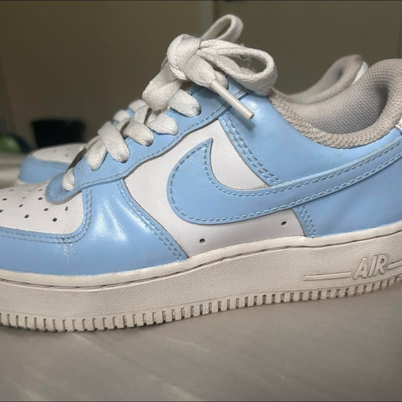 Nike Air Force - Picture 2 of 4